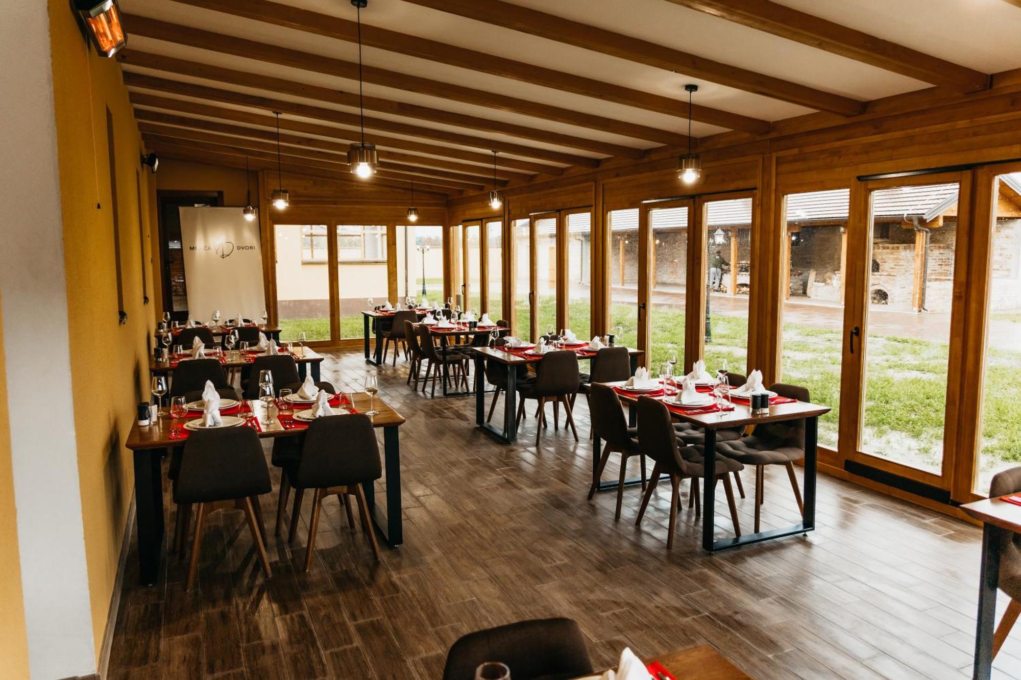 Pansion Mihica Dvori Hotel Babina Greda Exterior photo